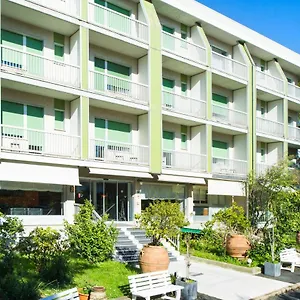 ghironi.hotelitalianriviera.com/